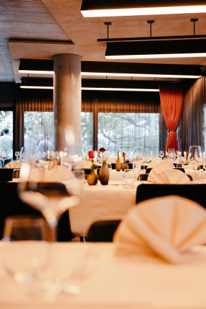 - file://tk6lgLTmL8absdrW